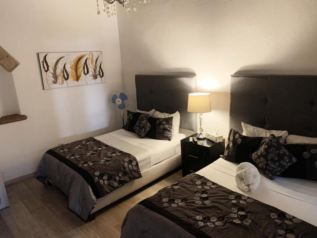 M Hoteles Concepto Morelia Luaran gambar